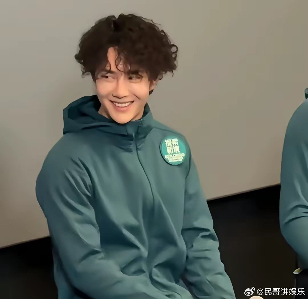 现在最紧张的人应该就是王一博的父母自己的好大儿明明是一个大明星本来随便做的什么就