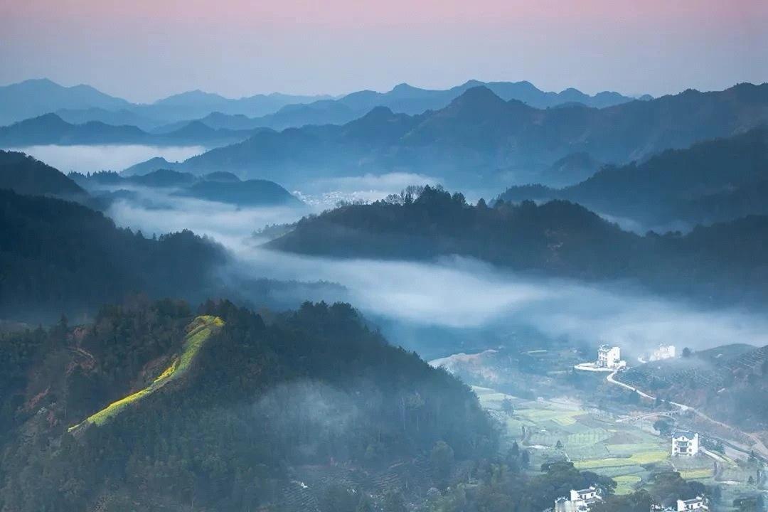 刚刚跟一个高二的学生家长聊天，高二的孩子选的是物化生，期末考试考了460分，