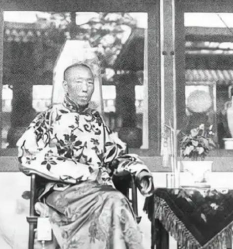 1908年，慈禧太后死后，李莲英便失去了最大的靠山慈禧一死，她最宠信的大太监