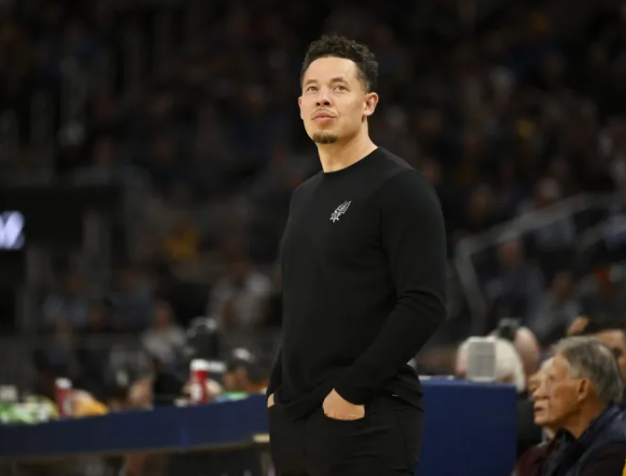NBA季后赛，西决大比分雷霆2-1领先马刺。赛后，马刺主帅米奇称赞雷霆，感慨雷