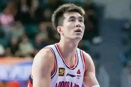 瘦死的骆驼比马大！时隔325天！郭艾伦首秀依旧那么的出色，在广州朗肽海本81