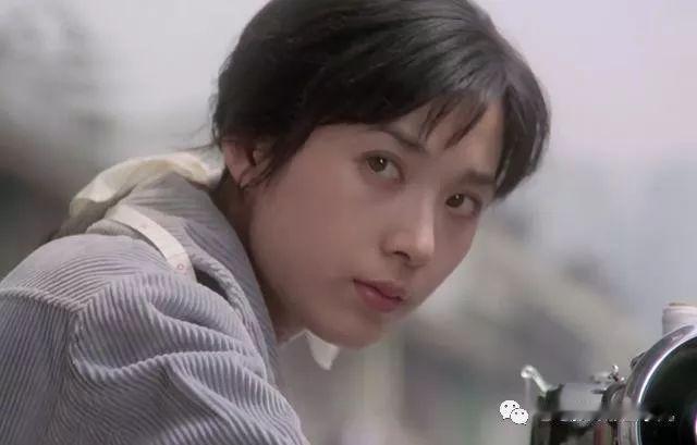 80年代纯天然去雕饰的美女很多。她们的特点；没有医美，纯天然骨相，五官未必第一