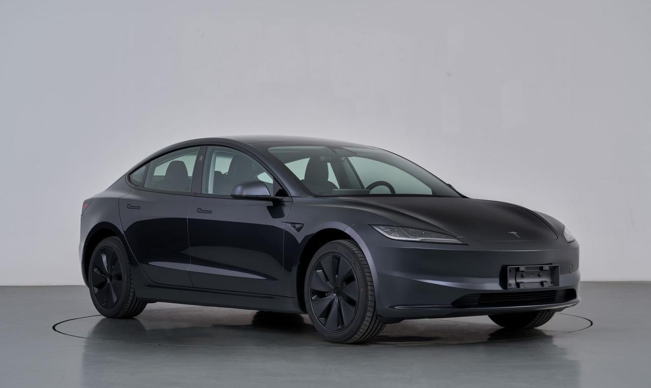 特斯拉Model3长续航后驱版杀进购置税减免目录，国内预计售价25万左右，续航