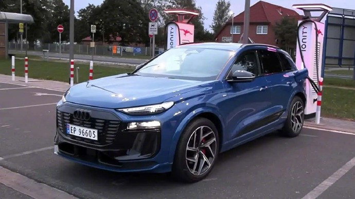 【德国不限速高速实测奥迪Q6e‑tron：200km/h极速巡航续航仅约