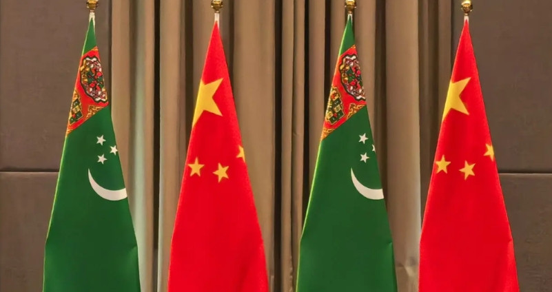 中国和土库曼斯坦谈妥了当地时间17日上午，在出席第二届中国-中亚峰会期间，会