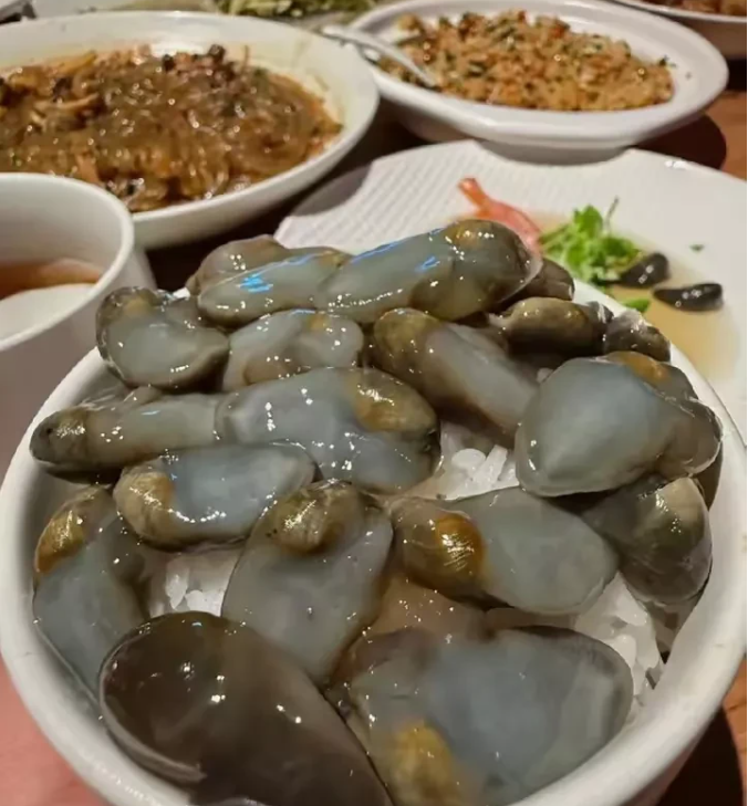 东北这个美食叫啥？好好吃啊，来个东北人解释一下！欢迎到评论区讲讲呀！
