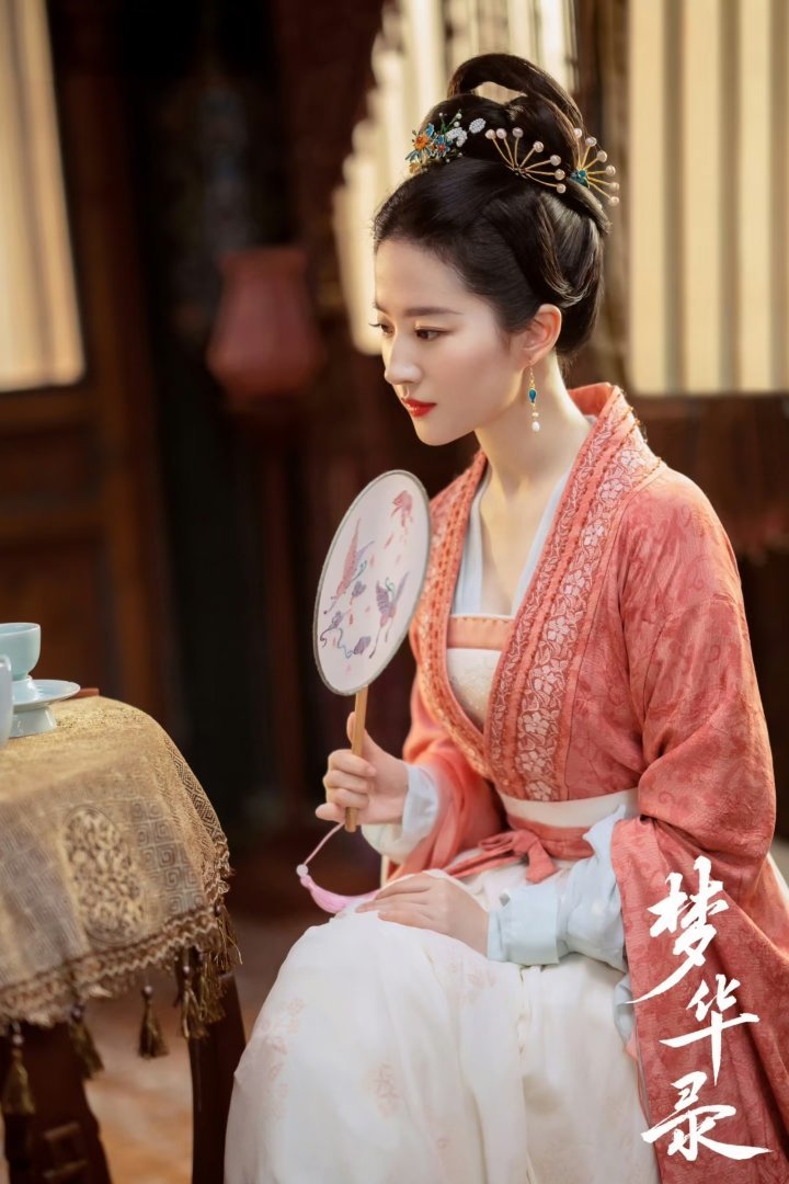 7部大女主“逆袭古装剧”，看一集就上瘾！第一《雀骨》艾米第二《国色芳华》杨紫