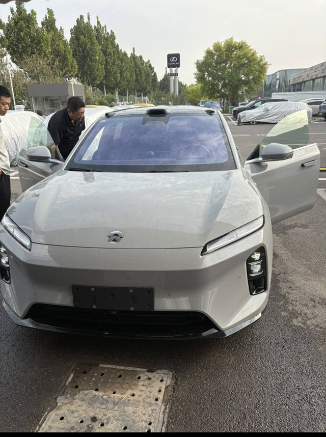 25款et5t的确是好车女士青睐不赘述，直接干货购车前，家里那位要求四驱越野