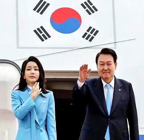 金文洙失败后，尹锡悦夫妇真正的苦日子来临了！李在明任职的第二天，韩国国会连续通