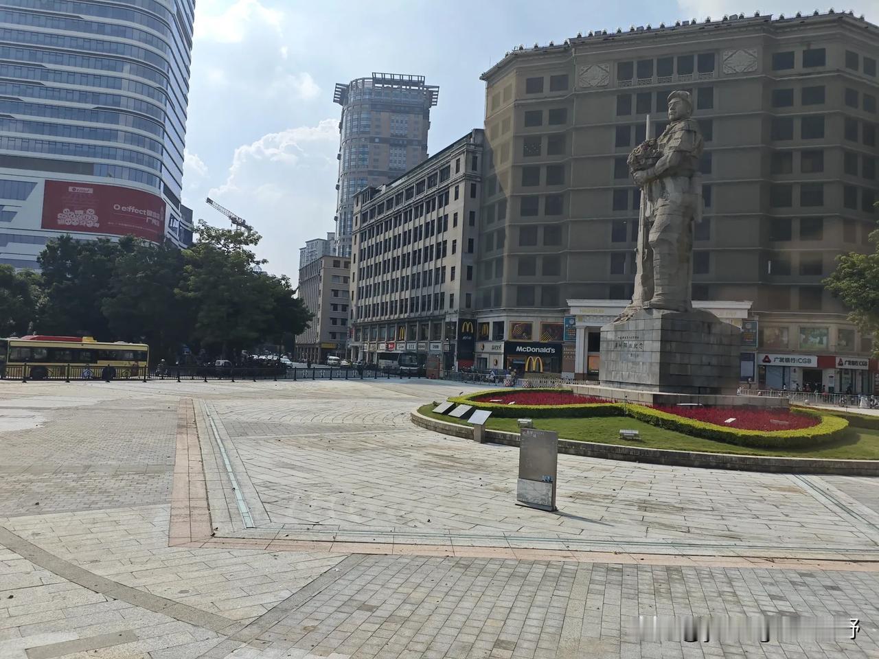 曾经被众多网友吐槽的广州海珠广场搓衣板道路,在经历了几个月的改造之后,现状是什么