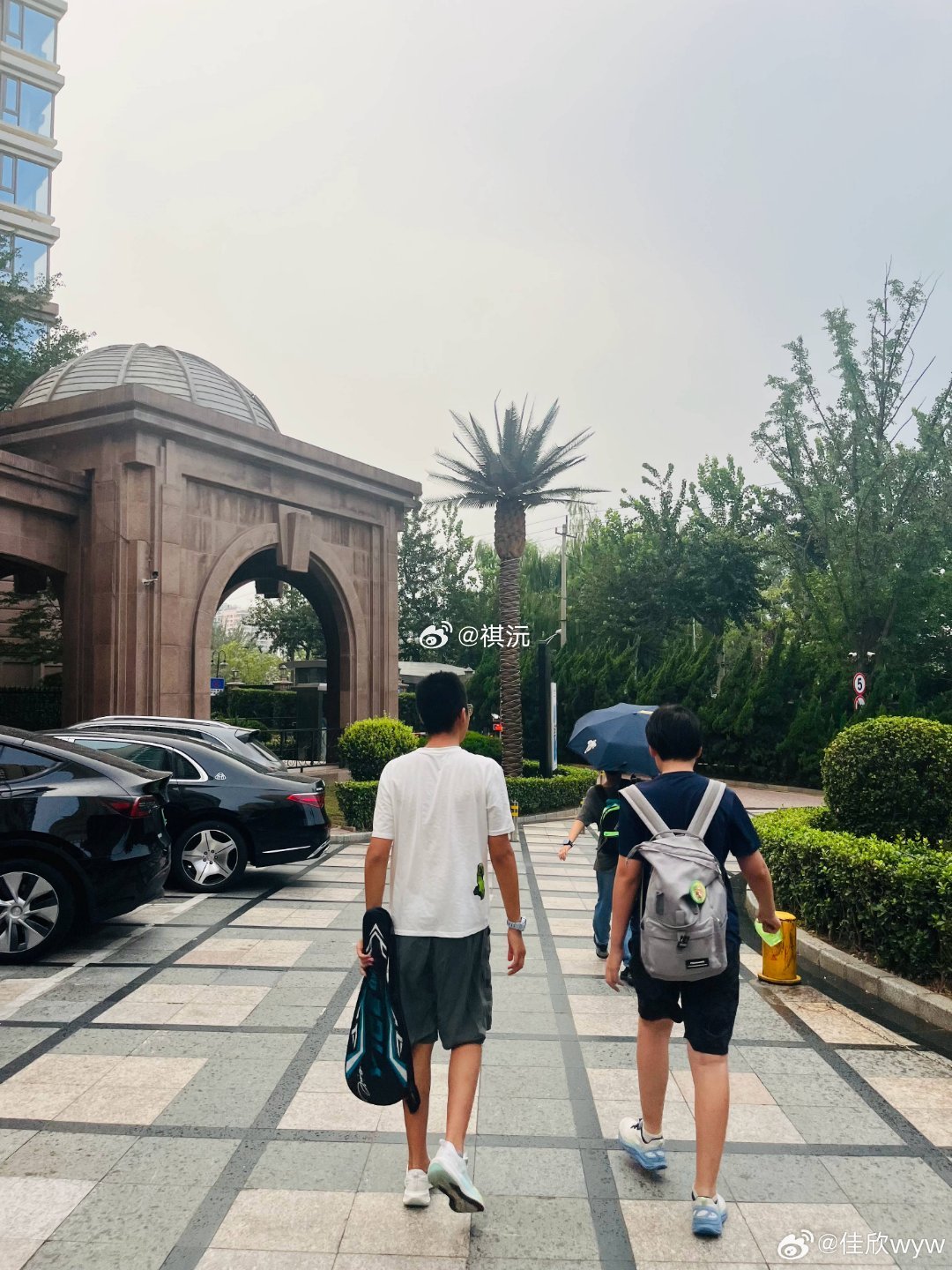 网友评论关于育儿（征得同意后发出）：“孩子小时候斜颈每天跑儿童医院矫正治疗（婴