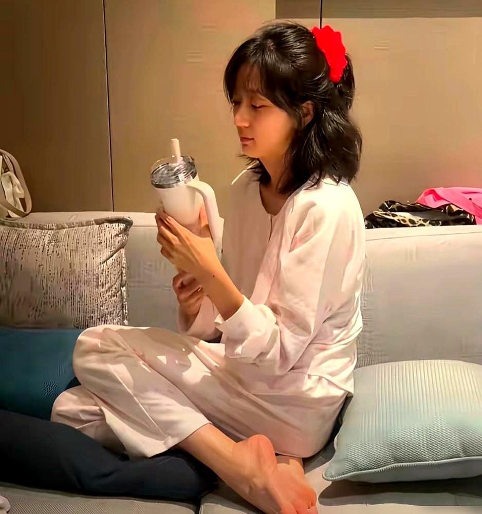 身高172腿长108的女星，硬被造谣长了一双43码的大脚。孙千直接甩出39码