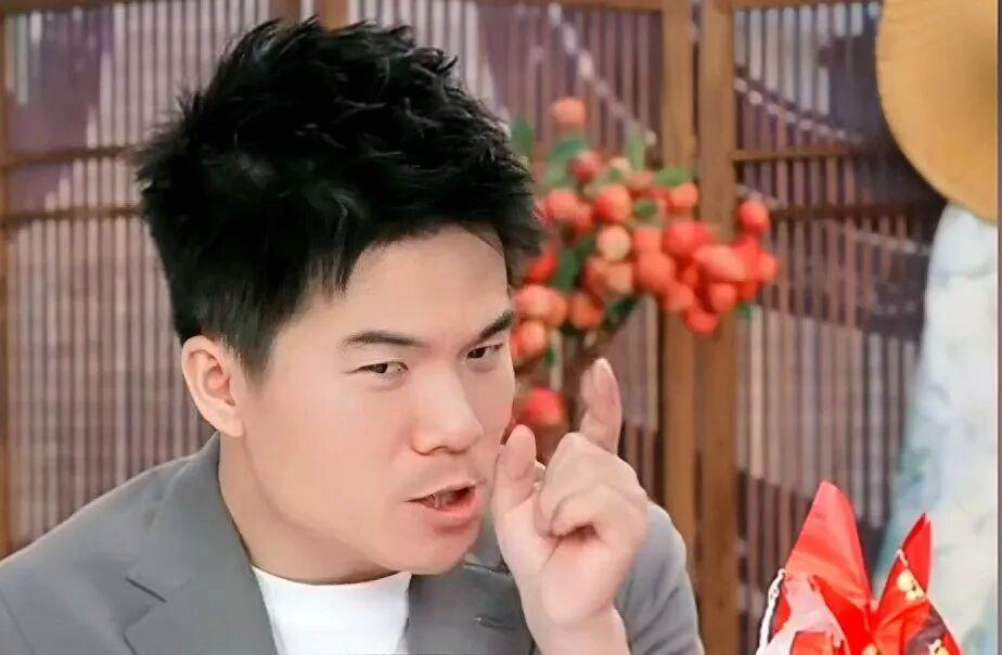 董宇辉！又摊上事了？顶流网红董宇辉不知道是不是犯了水逆？总是碰上带货“幺蛾子”