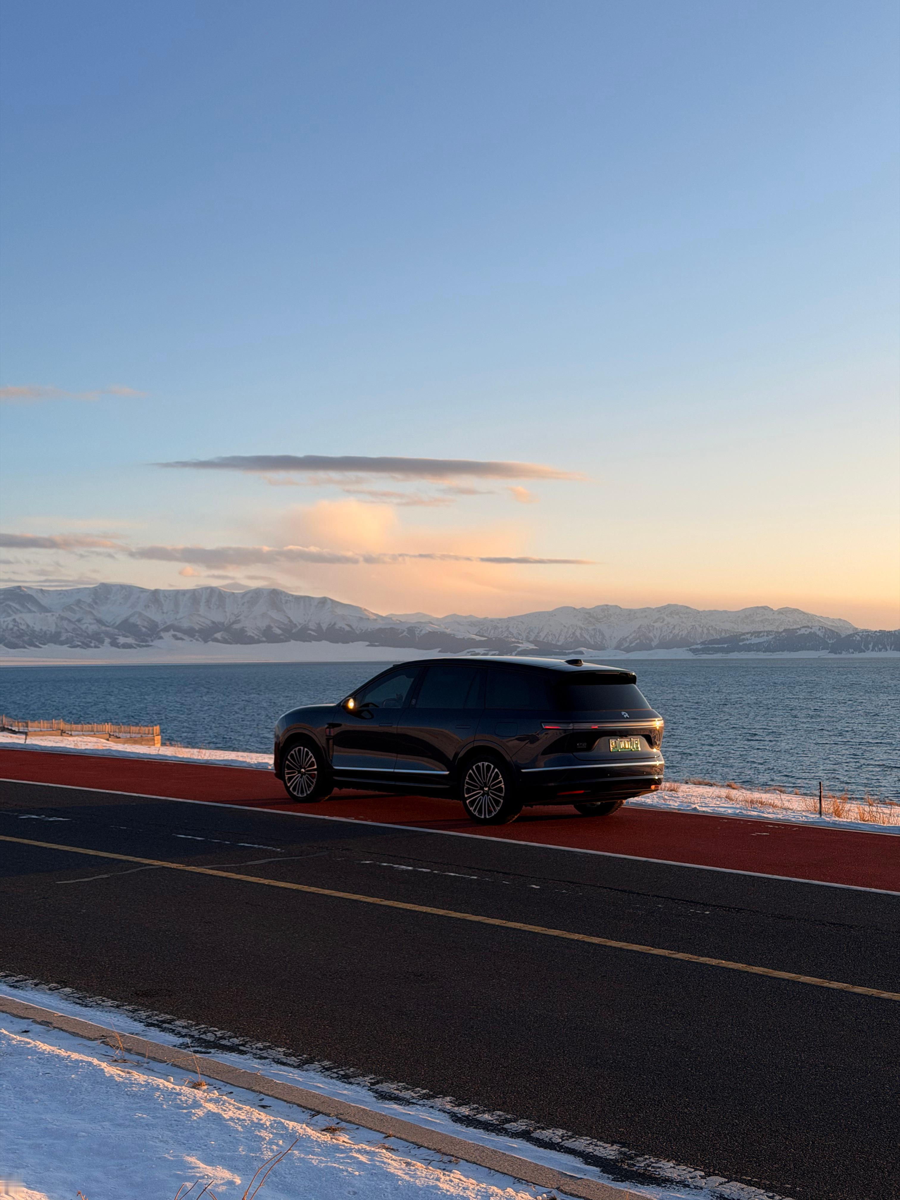 幸福就是和你一起去很多地方蔚来全新es8西安自驾新疆博乐·赛里木湖国家级风景名