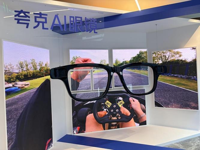 AI眼镜集体开挂！3大黑科技炸场：122种语言秒翻，听障人士也能“听见”世界🔥