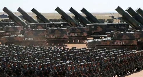 美国空军部长梅因克在国会爆出重量级情报：中国火箭军已有超3000枚导弹，其中90