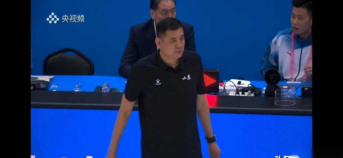 我跟你说，看这场球，我心跳就没加速过。第一节打完我就去泡茶了。真的，没开玩笑。