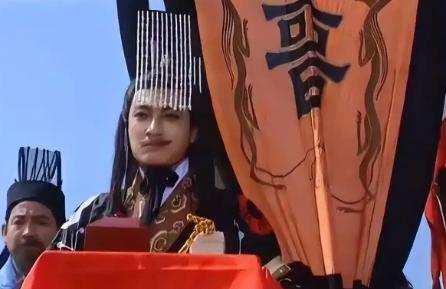 265年，魏帝曹奂捧着传国玉玺，站在司马炎面前，没跪没拜，只淡淡一句“天下归晋”