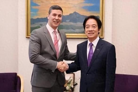 第二个立陶宛出现了？主动邀请赖清德访问，中国68年的友谊喂了狗。在南美洲，一个小