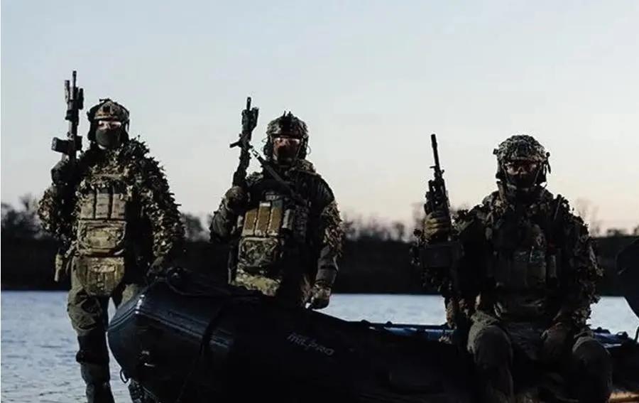 俄军空降兵特种支队在扎波罗热设伏，抓了不少乌军官兵，其中包括乌克兰国防部情报总局