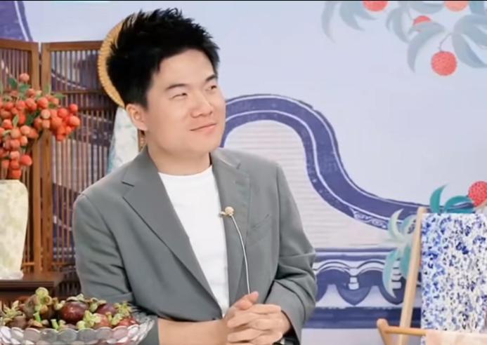 宇辉上播被要求汇报行踪，原来这次看到他之后，很多天他都不播了，后面几天他都会
