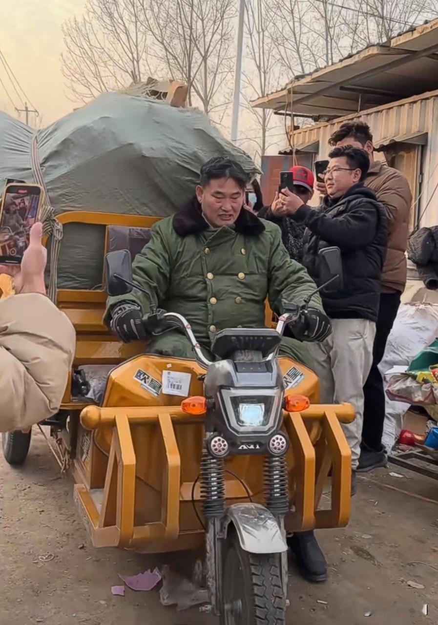 不知道大家发现了没有，朱之文去各地商演，扮演那么多角色，唯独没有扮演过……
