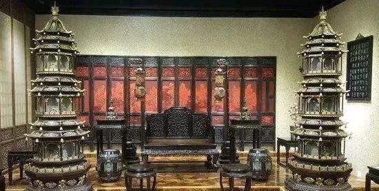 杨澜问马未都：“你以后会把博物馆上交给国家吗？”马未都表示：绝对不会上交给国家，