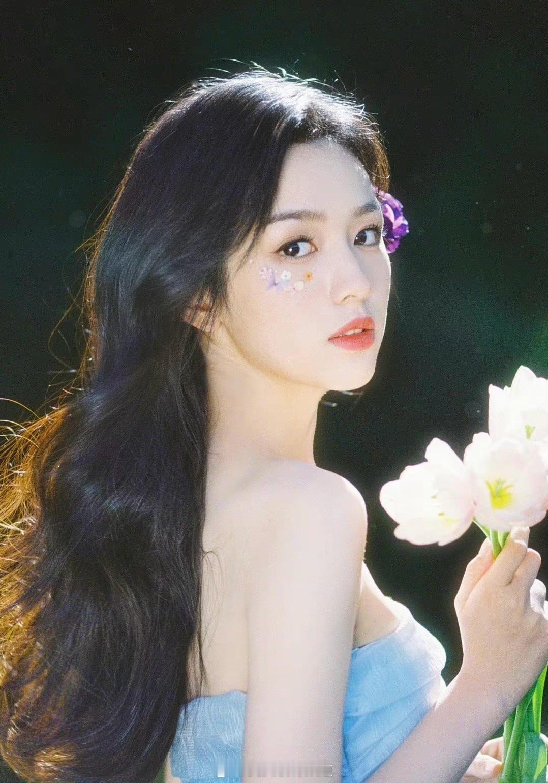 周也淡蓝色彩花仙子美人写真