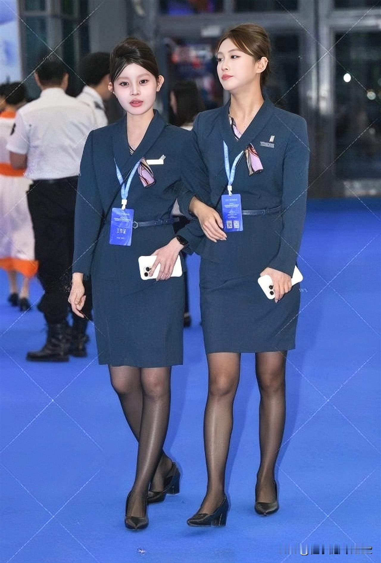 机场小姐姐的时尚穿搭，优雅动人