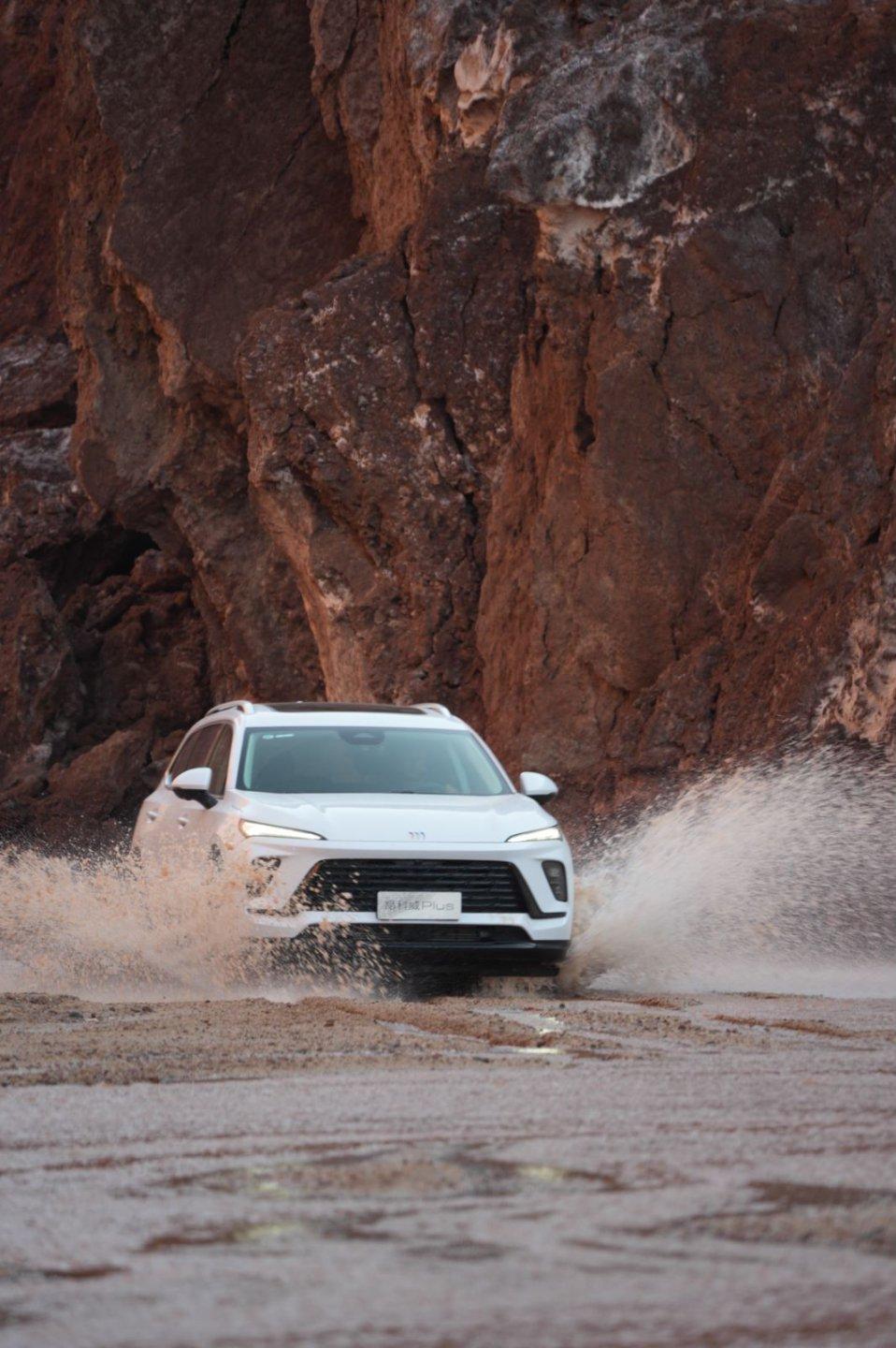 当前汽车市场竞争格局中，品牌方需要通过产品力提升与优惠政策创新来赢得消费者青睐。