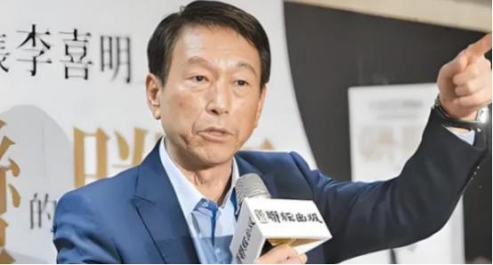 台湾前参谋总长李喜明一席话，让岛内炸锅！他直言解放军不是不敢打，而是时机未到。李