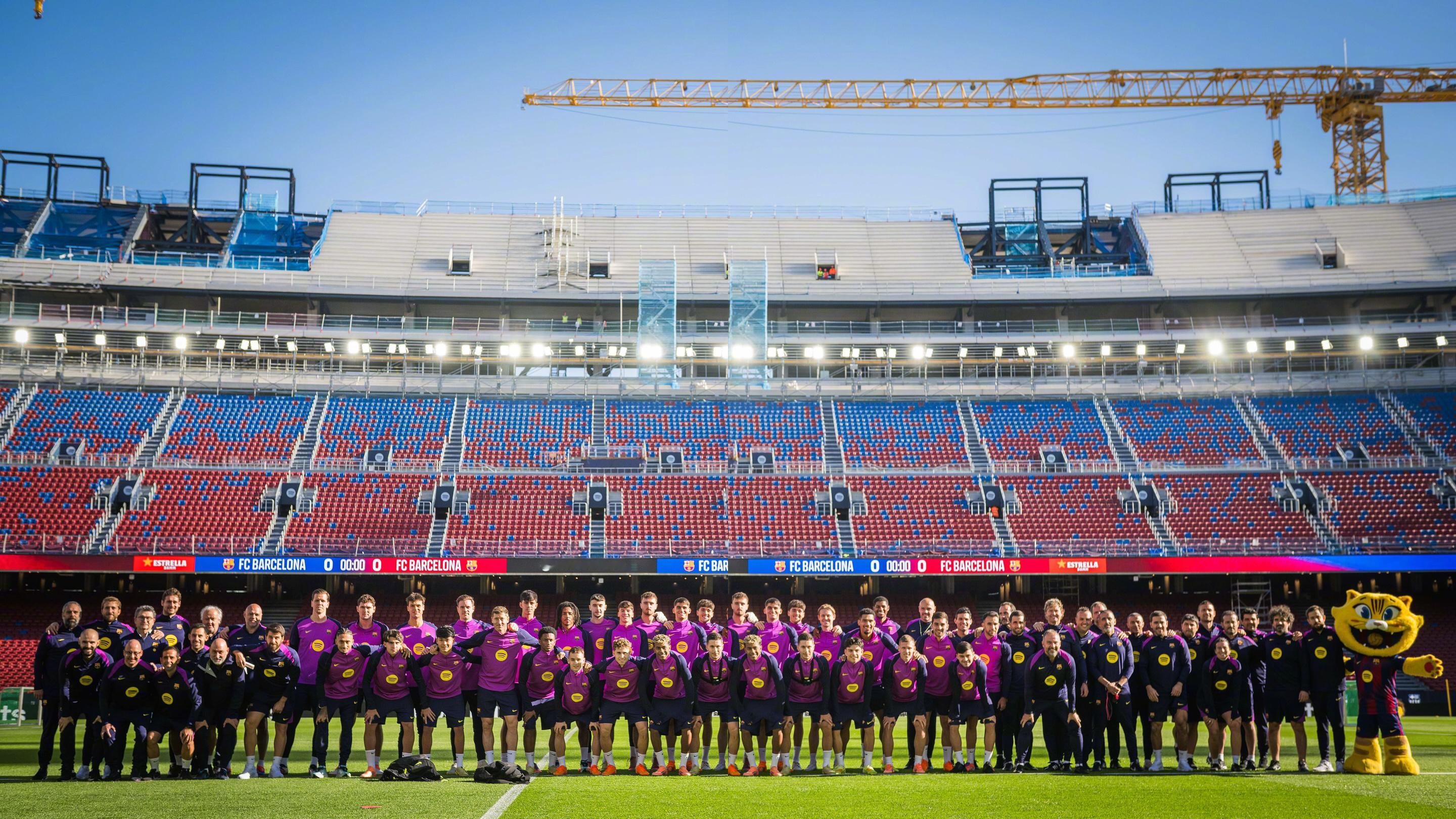 ❤️💙我们的家，我们的人，我们的猫，我们的巴萨🔴🔵