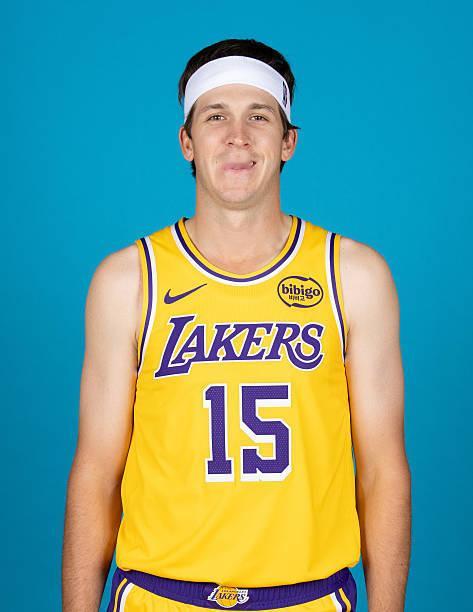 湖人队当前伤病情况：12月26日里夫斯（左腓肠肌二级拉伤），至少缺席四周。12月