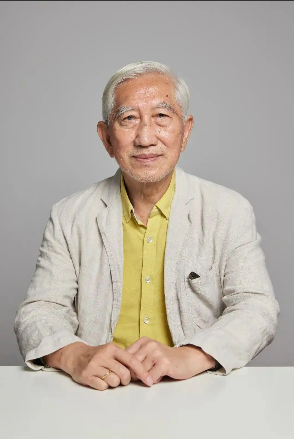 “说的太对了！”清华教授柳冠中振聋发聩、一针见血的质问：无人飞机、无人驾驶、无人