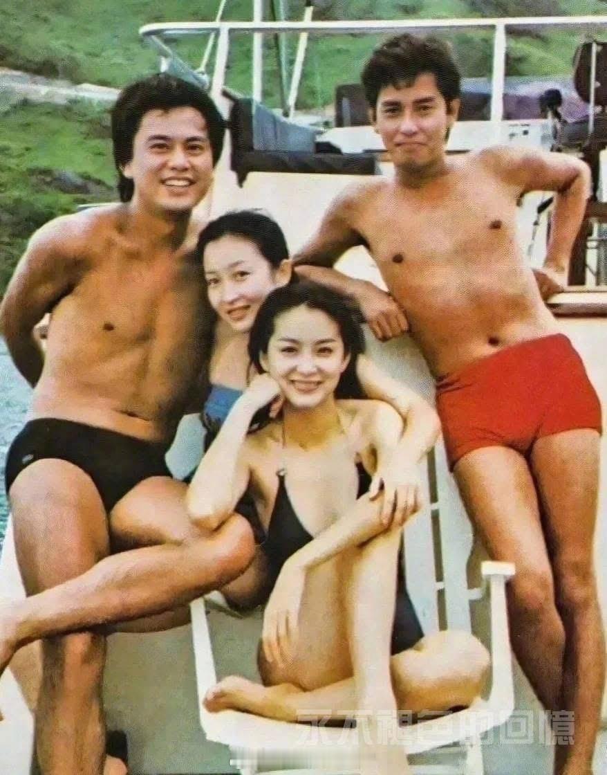 后面那位女明星是谁？脸盲