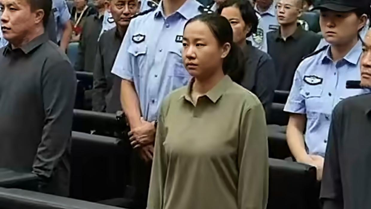 明珍珍被判死刑后还会上诉吗？首先明珍珍刚被判了死刑，但她这事儿还没完。按照咱们