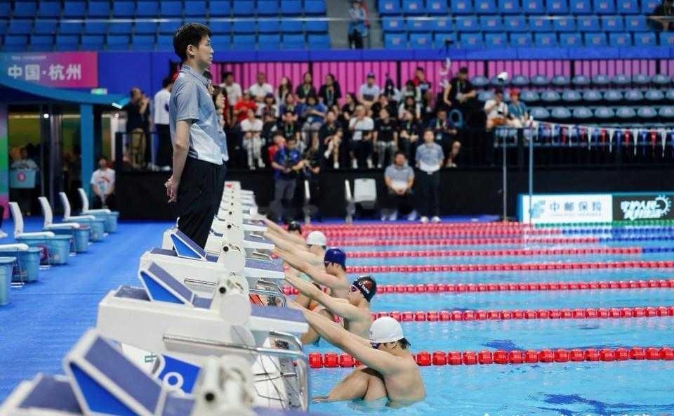 游泳冠军赛预赛综述：覃海洋第2晋级，潘展乐第4+张展硕再刷PB2026年全国游泳