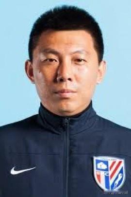 在上海申花康桥基地长达八年的执教时光，是唐田教练生涯成长最关键的阶段。两段入驻经