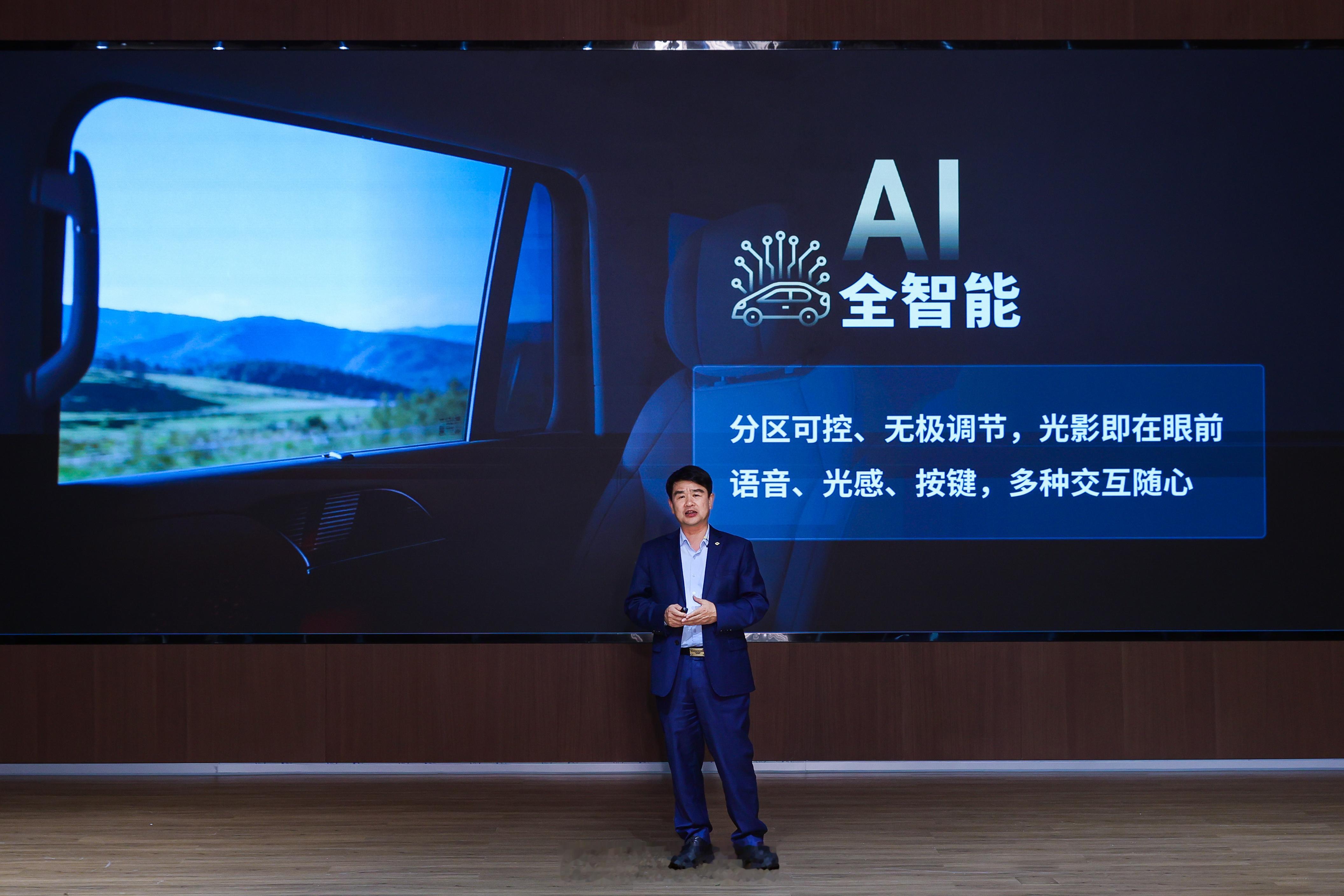 小鹏与福耀强强联手，为小鹏GX量身打造全球调光隐私玻璃新标杆，以颠覆性技术重新定