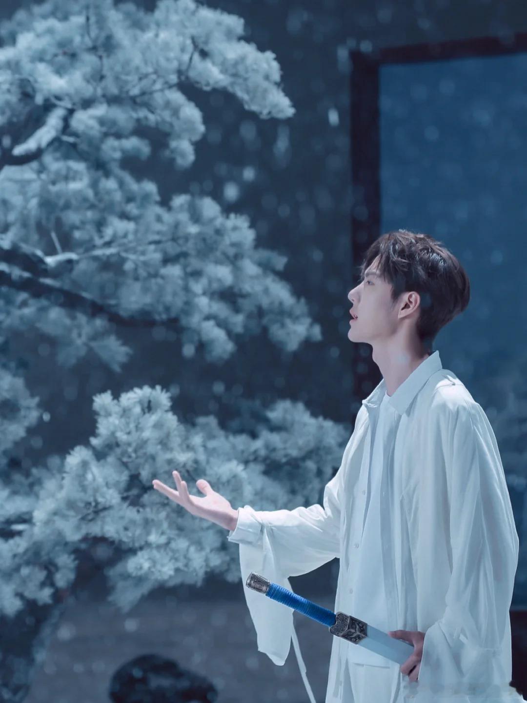 王一博武术指导来超越班了天呐！这是真来了个厉害之人～在《无限超越班4》，殷凯讲