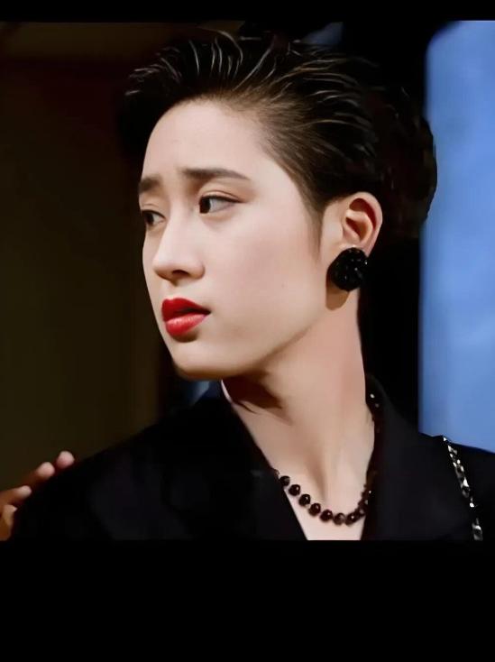 2008年，陈法蓉把富商男友朱明带回家见父母，朱明拍着胸脯：“我身家10亿，一定