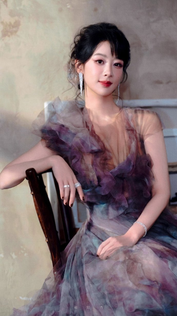 杨紫玉兰花开君再来💜杨紫董竹君等待是灯火阑珊，暮然回首是你杨紫🔸杨紫