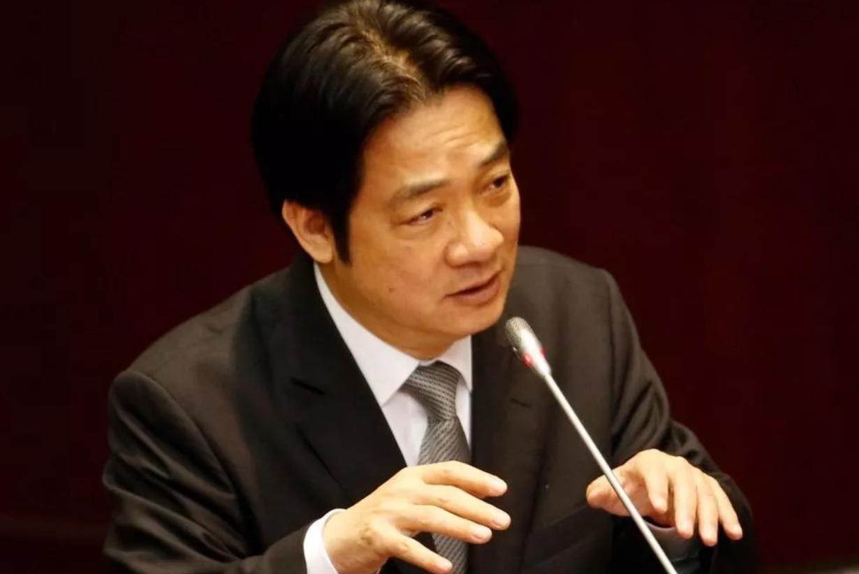 岛内舆论一下子炸开了锅！菲律宾海警才刚收下一艘61米长的训练舰，却对来源守口