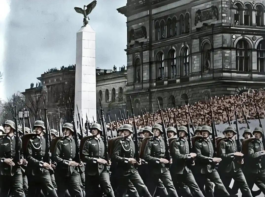 二战初期,德军为何能够横扫欧洲?二战初期，德军能够横扫欧洲，主要归功于以下几个