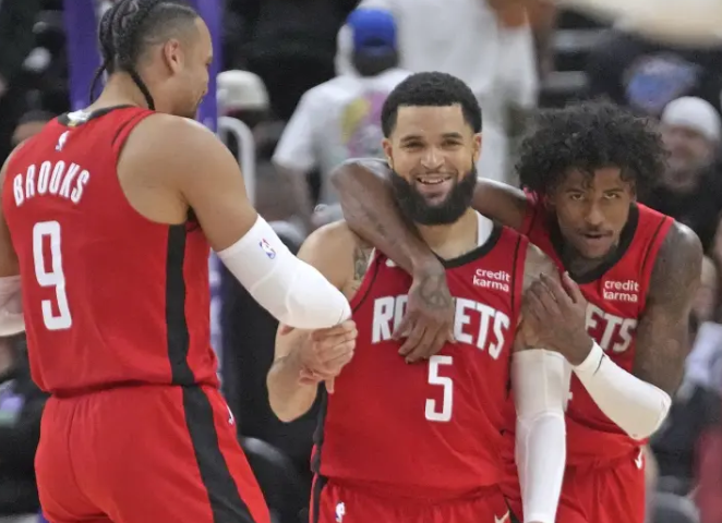 范弗利特在播客中谈到了火箭的表现：上赛季我和杰伦-格林、狄龙的投篮不够稳定，这赛