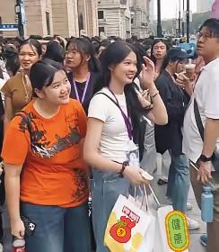 最近一波操作看懵了！30多万泰国游客涌到咱们这儿，说是来旅游，结果景点都懒得