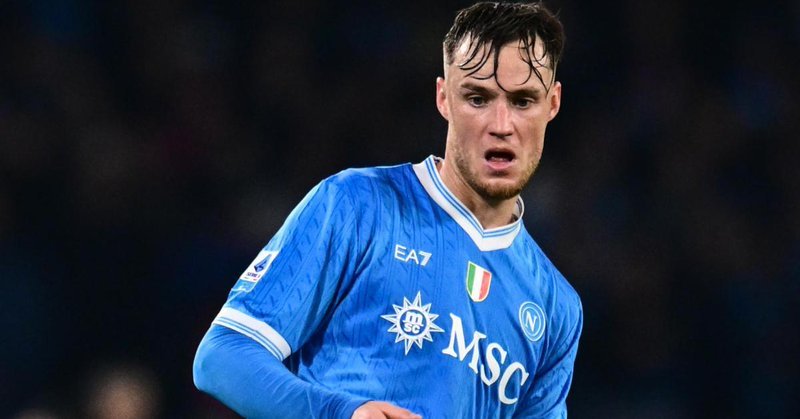 那不勒斯球员博克马表示：'我会从国米阵容中撤下恰尔汗奥卢。巴斯托尼也非常强大。'