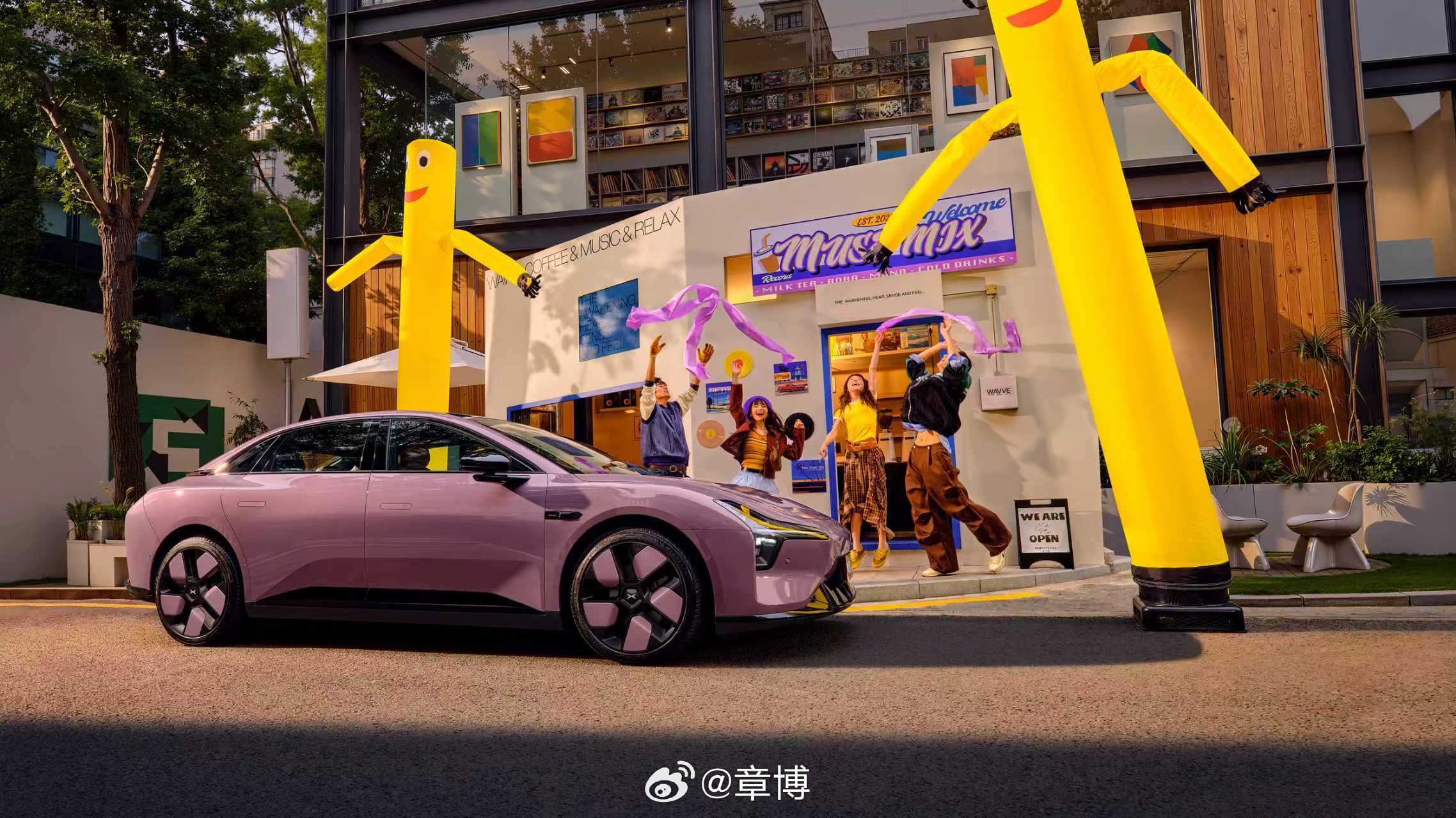 4月2日，新款小鹏MONAM03已定档上市，全国门店已开启抢先试驾。价格预