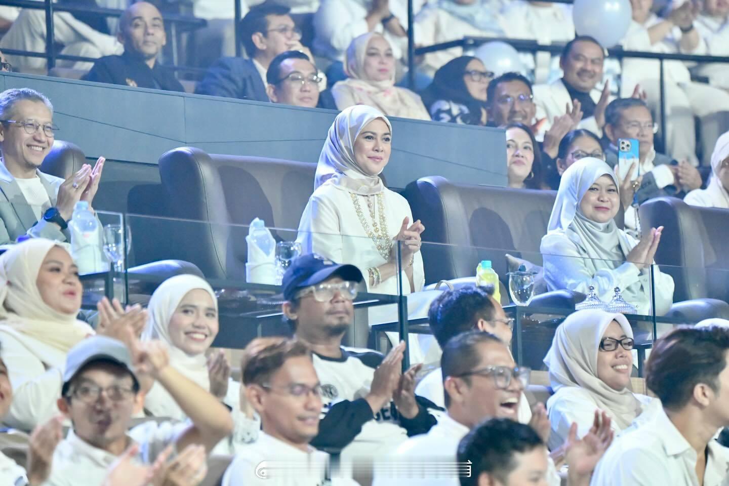 王室王室马来西亚王室雪兰莪2026年1月30日，雪兰莪苏丹后参加娱乐节目录制。