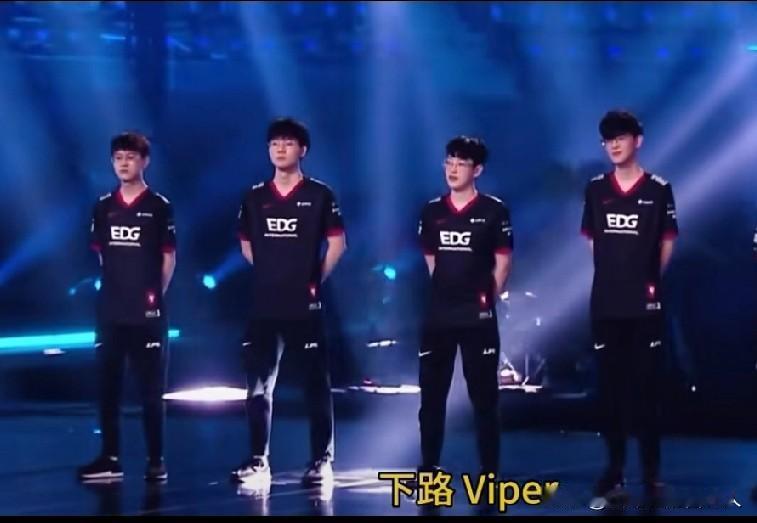 2025年12月1日18时许，BLG电子竞技俱乐部正式官宣S11全球总决赛冠军A